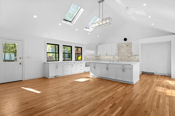 $1,899,999 | 7 Garden Road, Wellesley, MA 02481