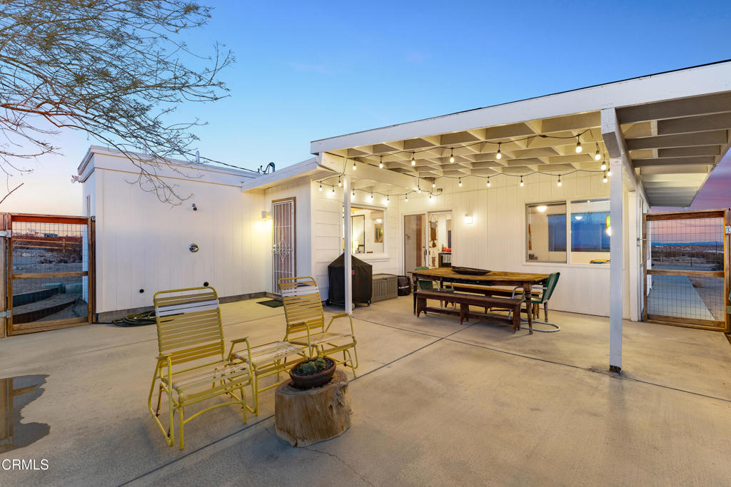66336 Brant Crossing Road Joshua Tree, CA 92252 - Photo 21 of 27 Patio