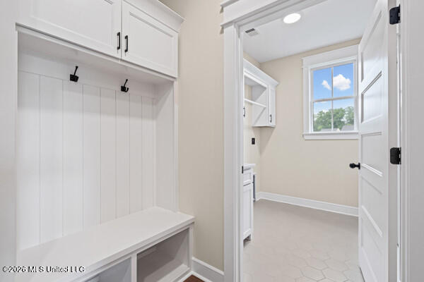 364 Camp Crossing Hernando, MS 38632 - Photo 19 of 39 65-mudroom