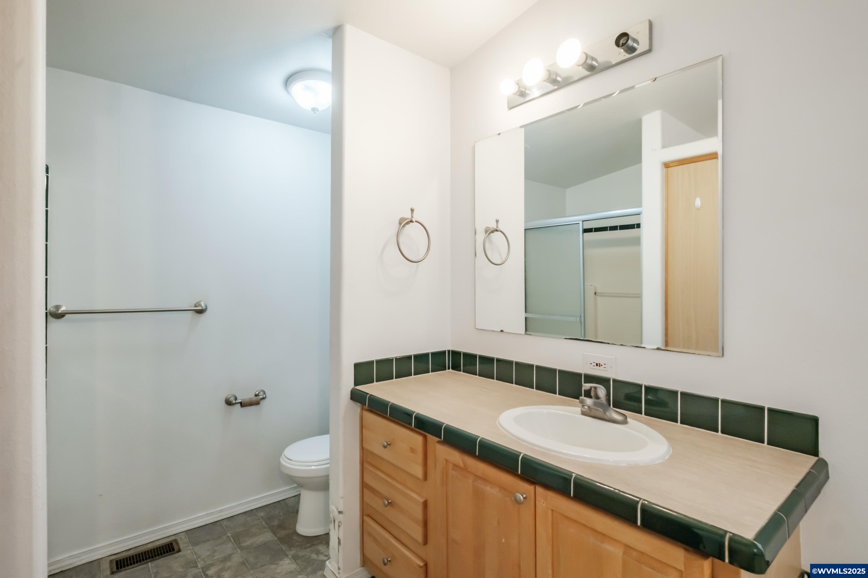 30522 West View Street Lebanon, OR 97355 - Photo 28 of 49