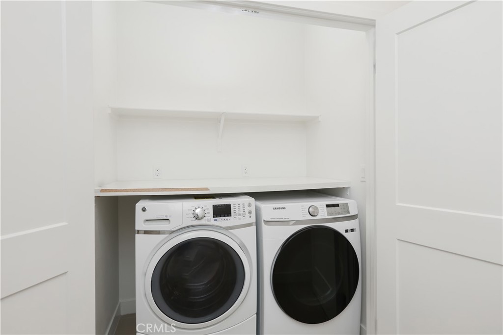2317 West Broadway, Unit 96 Anaheim, CA 92804 - Photo 27 of 52 a close up view of a washer and dryer