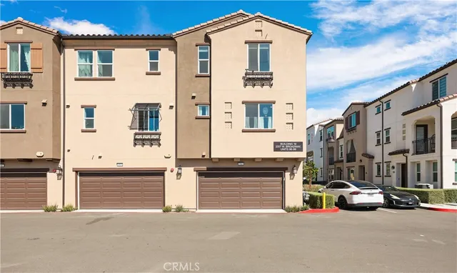 $900,000 | 2317 West Broadway, Unit 96, Anaheim, CA 92804
