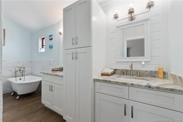 $875,000 | 4304 Southeast Fairway East, Stuart, FL 34997