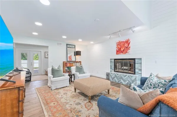 $875,000 | 4304 Southeast Fairway East, Stuart, FL 34997