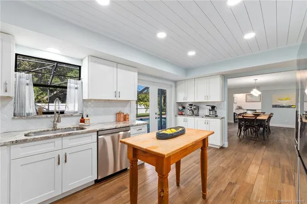 $875,000 | 4304 Southeast Fairway East, Stuart, FL 34997