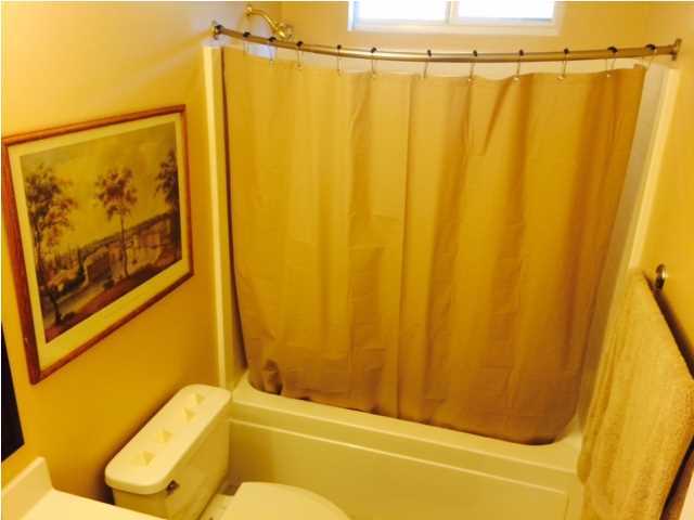 652 Fair Spring Drive Charleston, SC 29414 - Photo 17 of 23 Guest Bathroom
