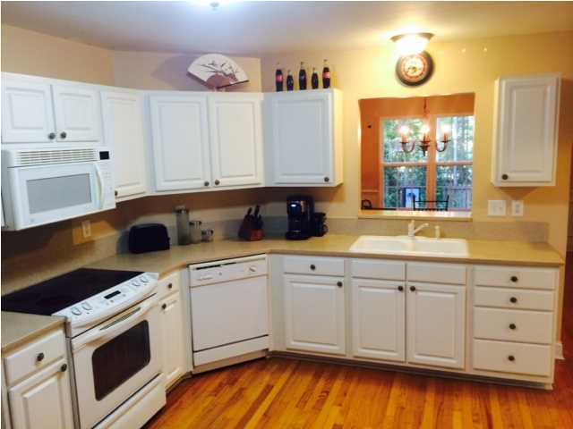 652 Fair Spring Drive Charleston, SC 29414 - Photo 8 of 23 Kitchen Area