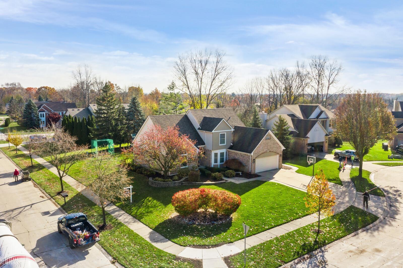2695 Oak View Court Rochester, MI 48307 - Photo 46 of 54 50127528-45.JPG