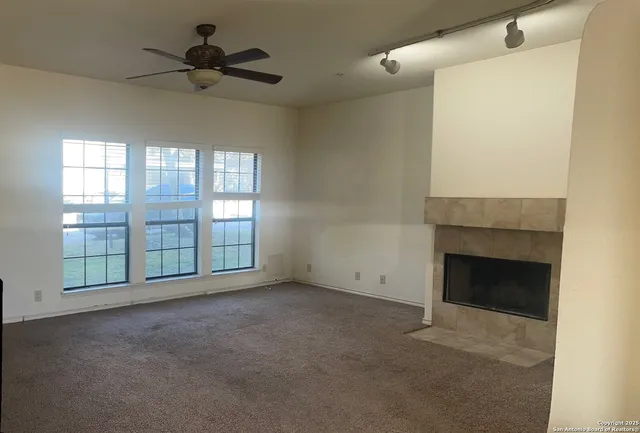 $68,000 | 6100 Woodlake Parkway, Unit 605, San Antonio, TX 78244