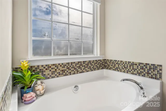 $439,000 | 1450 Jc Raulston Court, Hickory, NC 28602