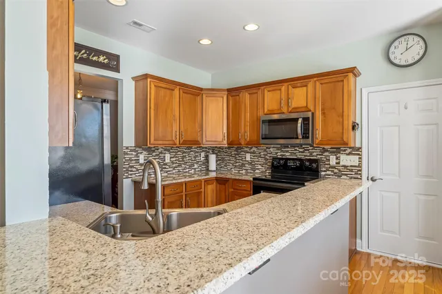 $439,000 | 1450 Jc Raulston Court, Hickory, NC 28602