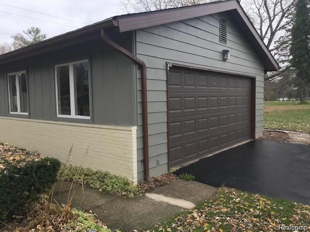 3421 Hammerberg Road Flint, MI 48507 - Photo 3 of 13 IMG_5207.JPEG