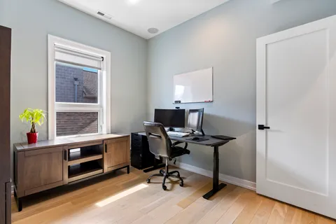 $875,000 | 1525 North Bosworth Avenue, Unit 3S, Chicago, IL 60642