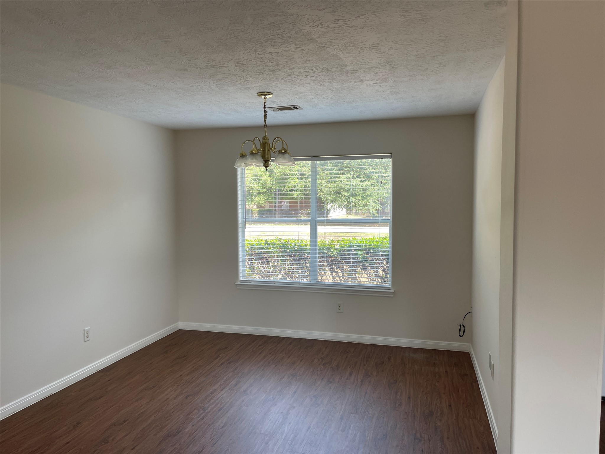 16216 Setting Sun Court Conroe, TX 77302 - Photo 3 of 37