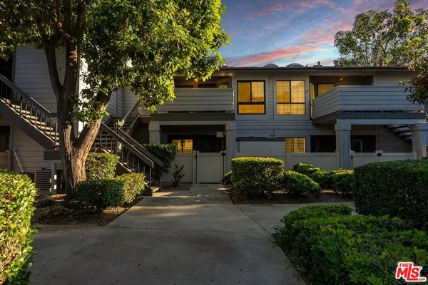 $499,999 | 883 West 34th Street, Unit M, Long Beach, CA 90806