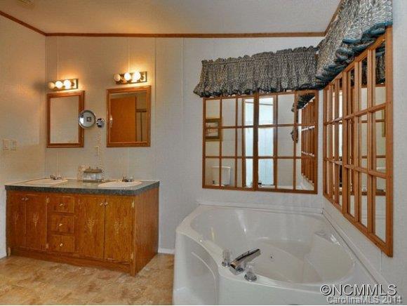 898 Buckeye Access Road Swannanoa, NC 28778 - Photo 9 of 14 Gallery Image 9