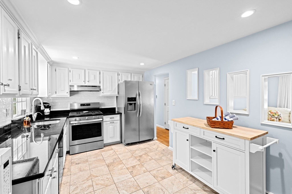 16 Old Oaken Bucket Road Norwell, MA 02061 - Photo 8 of 25