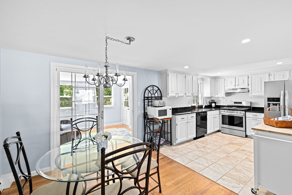 16 Old Oaken Bucket Road Norwell, MA 02061 - Photo 9 of 25