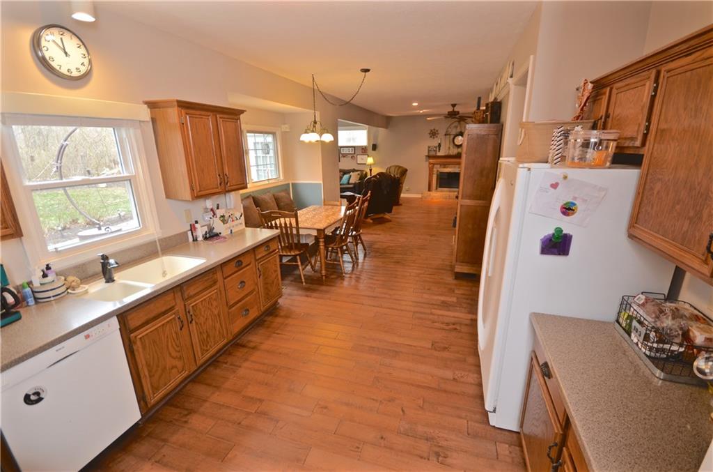 10765 Thistle Ridge Fishers, IN 46038 - Photo 5 of 20 Gallery Image 5