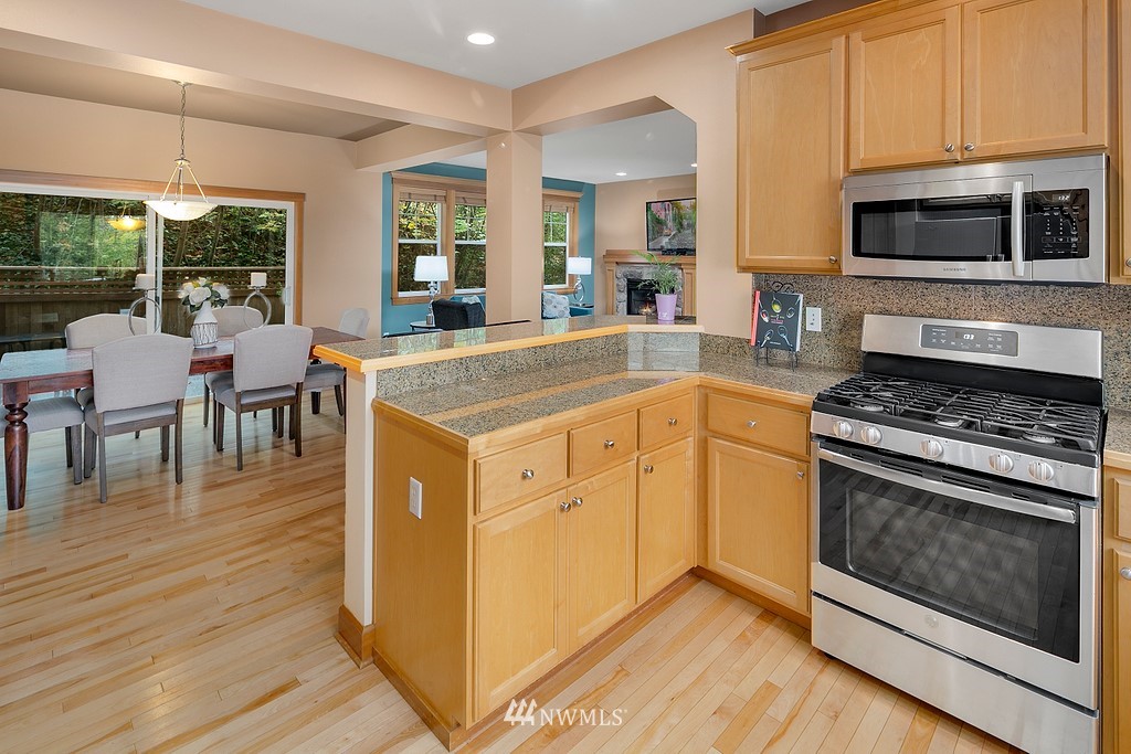 17004 Parkside Way Southeast Renton, WA 98058 - Photo 11 of 24