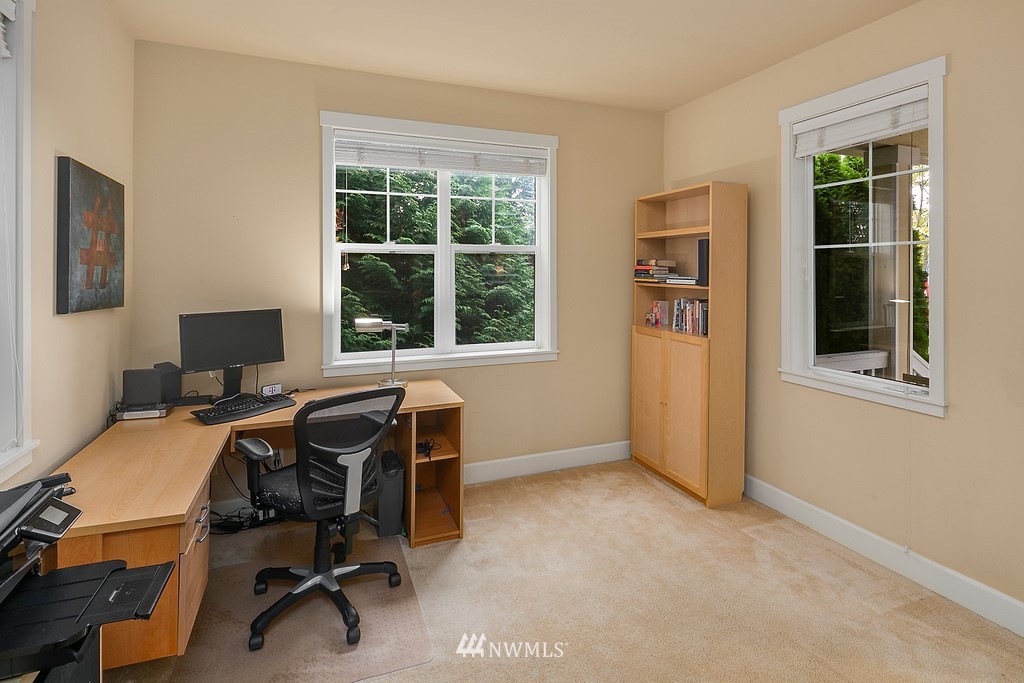 17004 Parkside Way Southeast Renton, WA 98058 - Photo 13 of 24