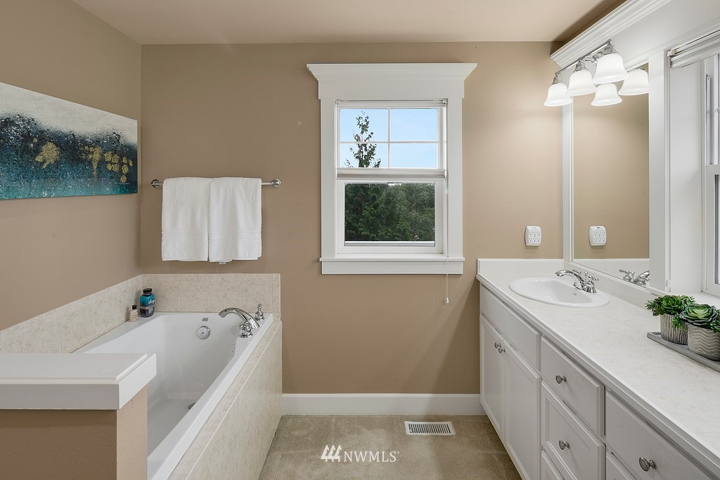 17004 Parkside Way Southeast Renton, WA 98058 - Photo 17 of 24
