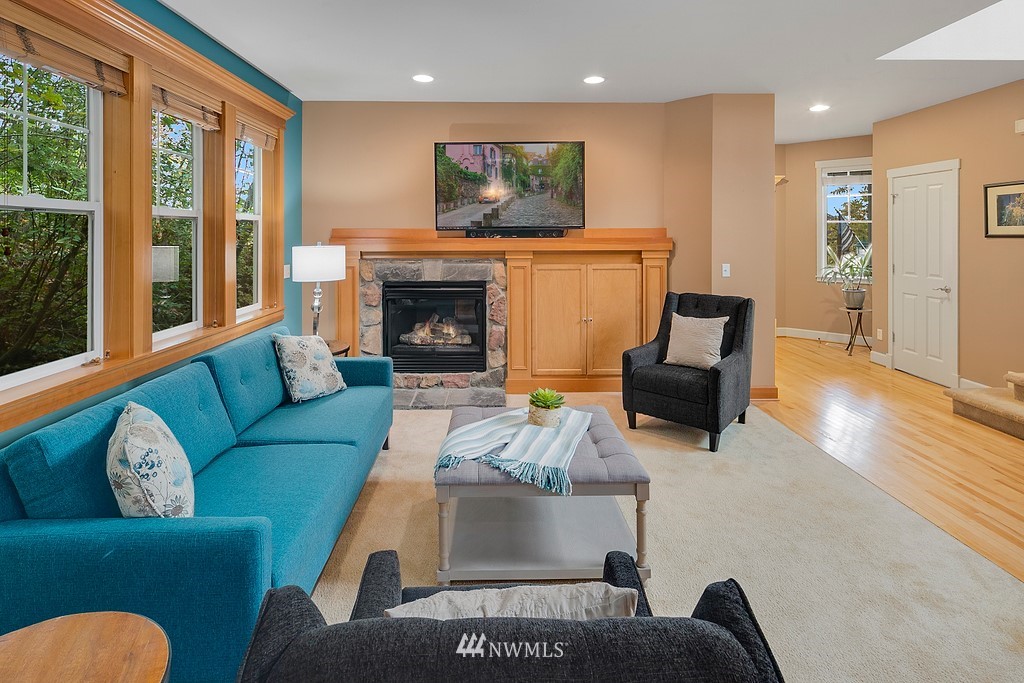 17004 Parkside Way Southeast Renton, WA 98058 - Photo 4 of 24