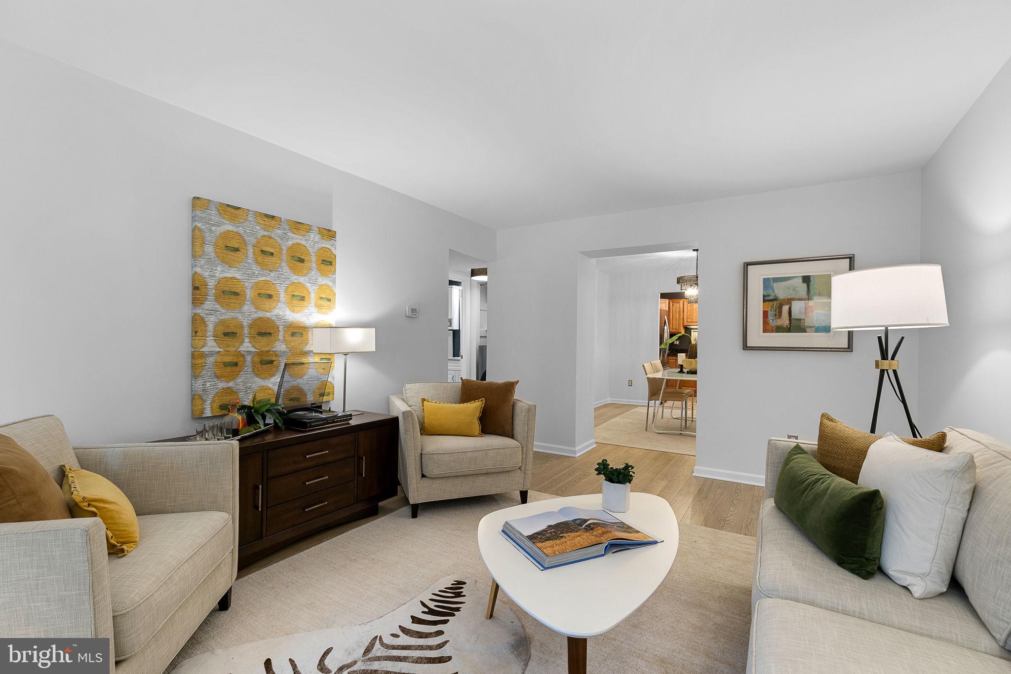 6137 Edsall Road, Unit B Alexandria, VA 22304 - Photo 6 of 28 Expansive Living Room