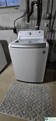 a close view of sink