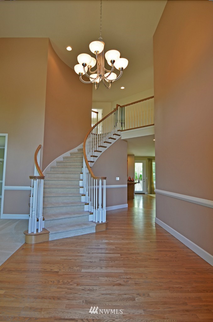 20709 37th Avenue Southeast Bothell, WA 98021 - Photo 2 of 23