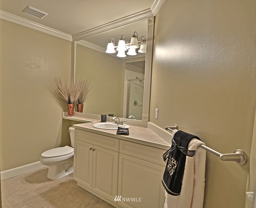 20709 37th Avenue Southeast Bothell, WA 98021 - Photo 12 of 23