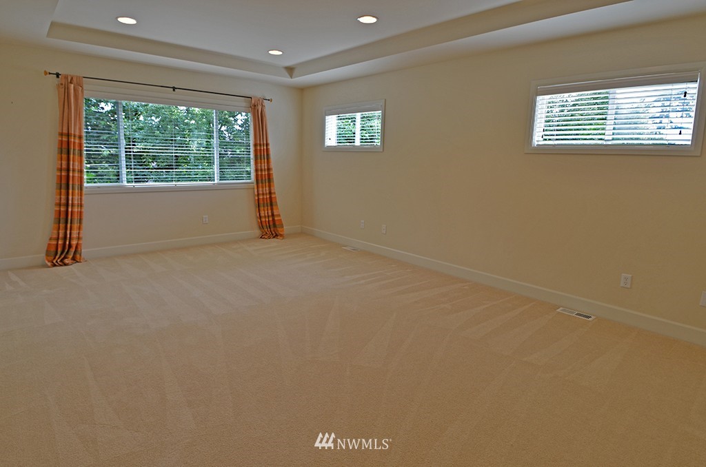 20709 37th Avenue Southeast Bothell, WA 98021 - Photo 13 of 23