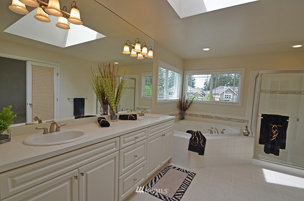 20709 37th Avenue Southeast Bothell, WA 98021 - Photo 16 of 23