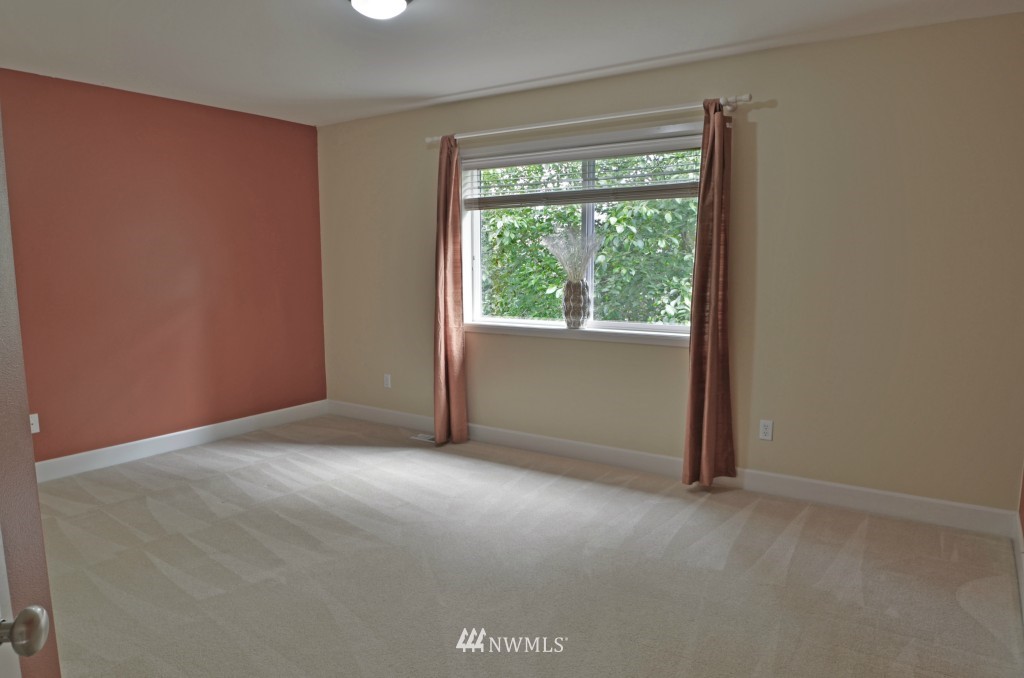 20709 37th Avenue Southeast Bothell, WA 98021 - Photo 18 of 23