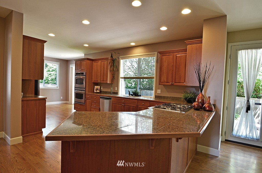 20709 37th Avenue Southeast Bothell, WA 98021 - Photo 6 of 23