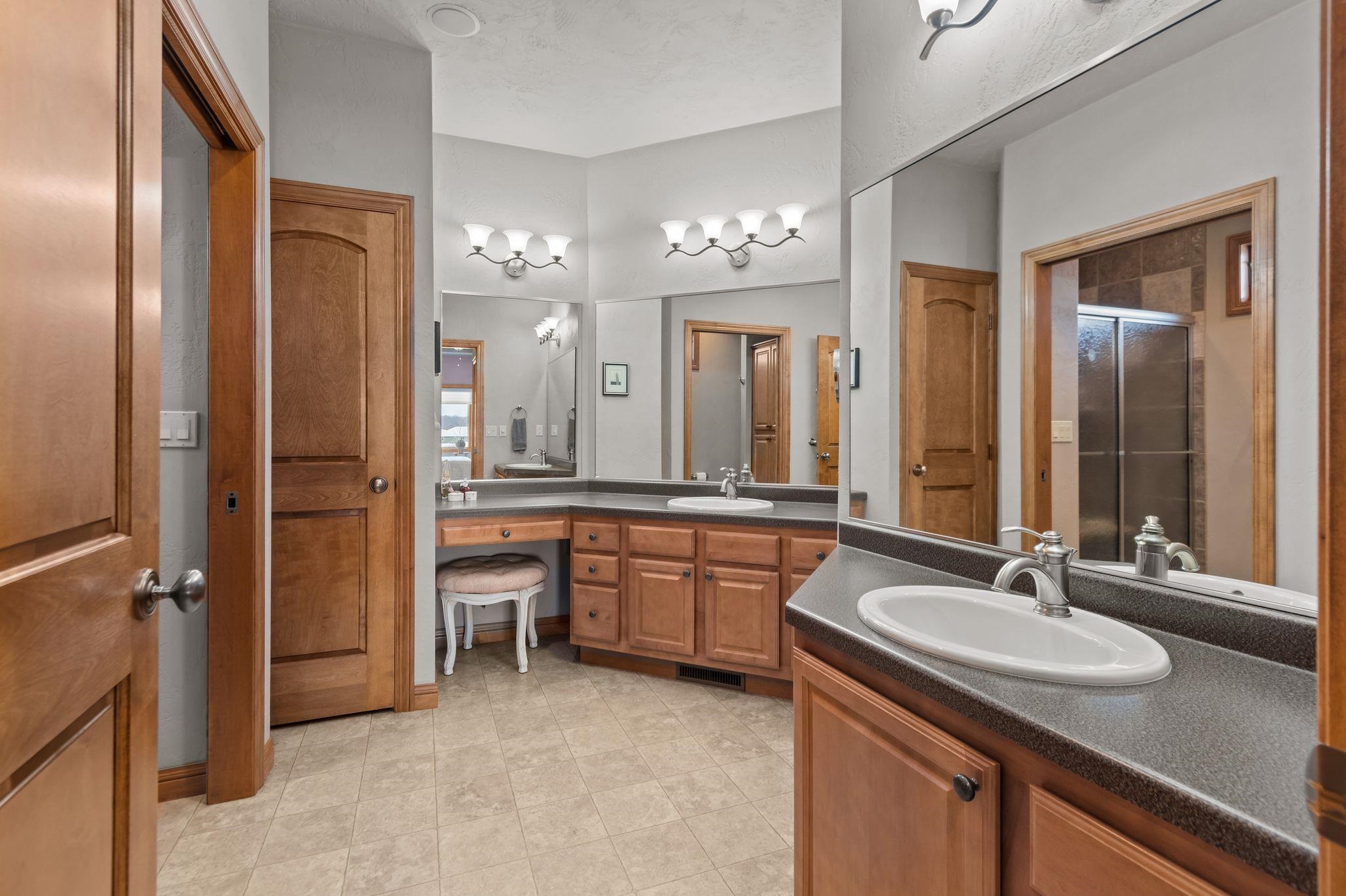 900 Clover Court Menasha, WI 54952 - Photo 31 of 62