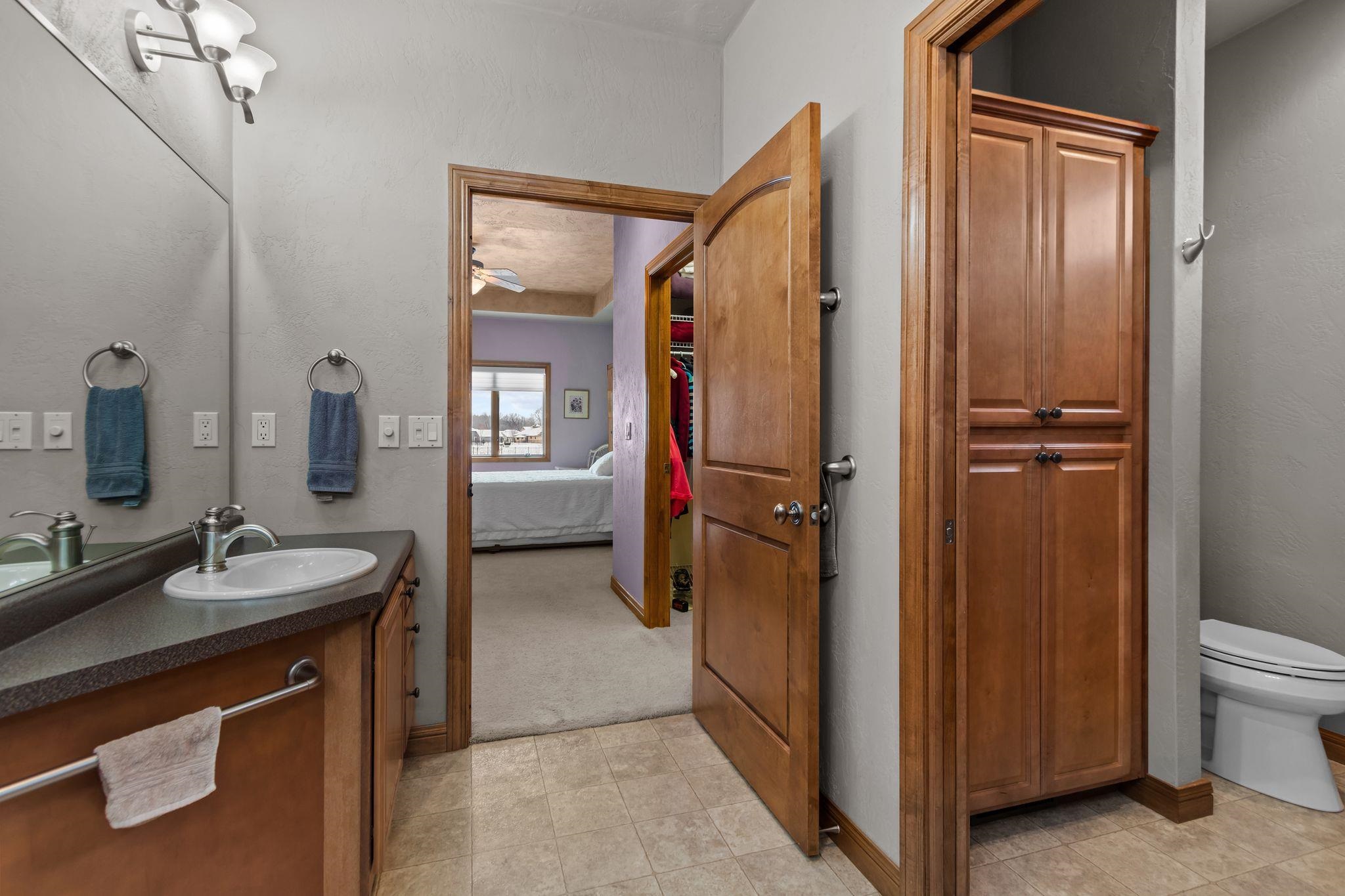 900 Clover Court Menasha, WI 54952 - Photo 33 of 62