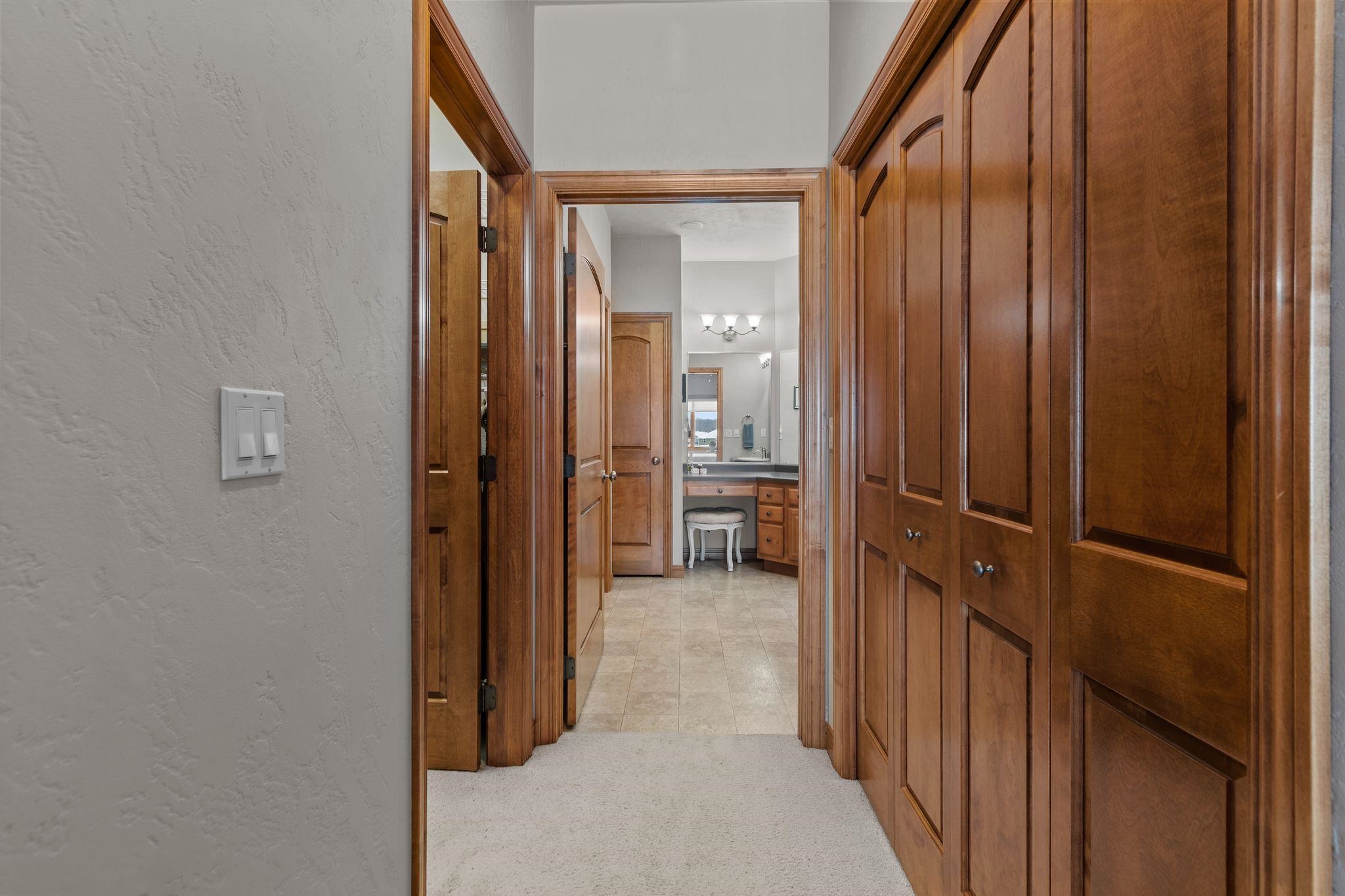 900 Clover Court Menasha, WI 54952 - Photo 35 of 62