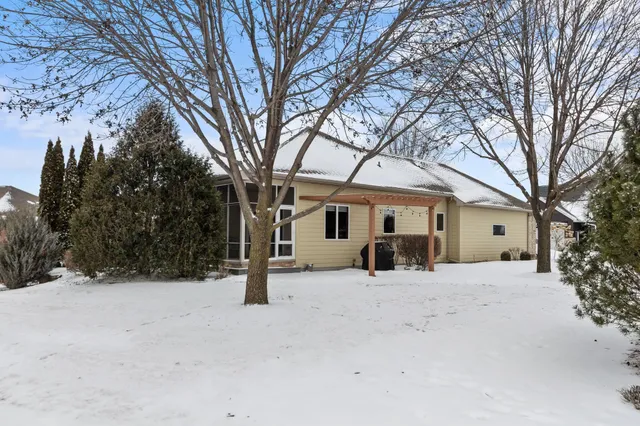 $459,900 | 900 Clover Court, Menasha, WI 54952