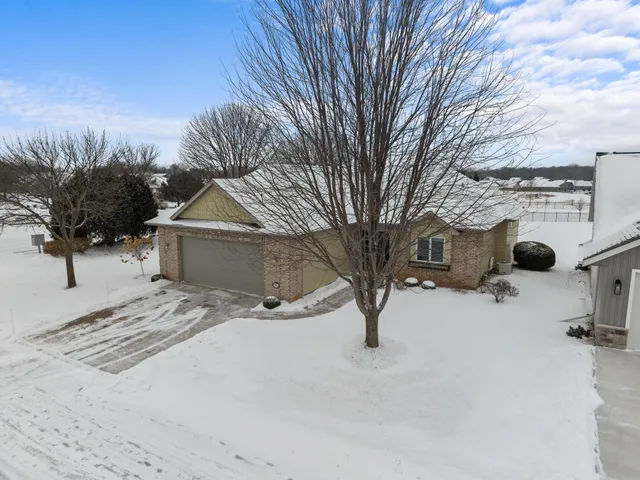 $459,900 | 900 Clover Court, Menasha, WI 54952