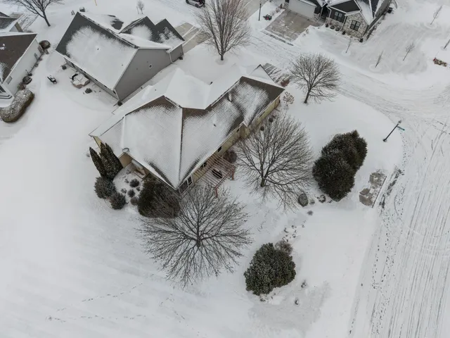 $459,900 | 900 Clover Court, Menasha, WI 54952