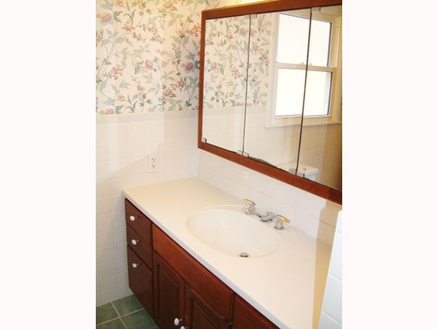 8011 Lieber Road Indianapolis, IN 46260 - Photo 8 of 12 Gallery Image 8