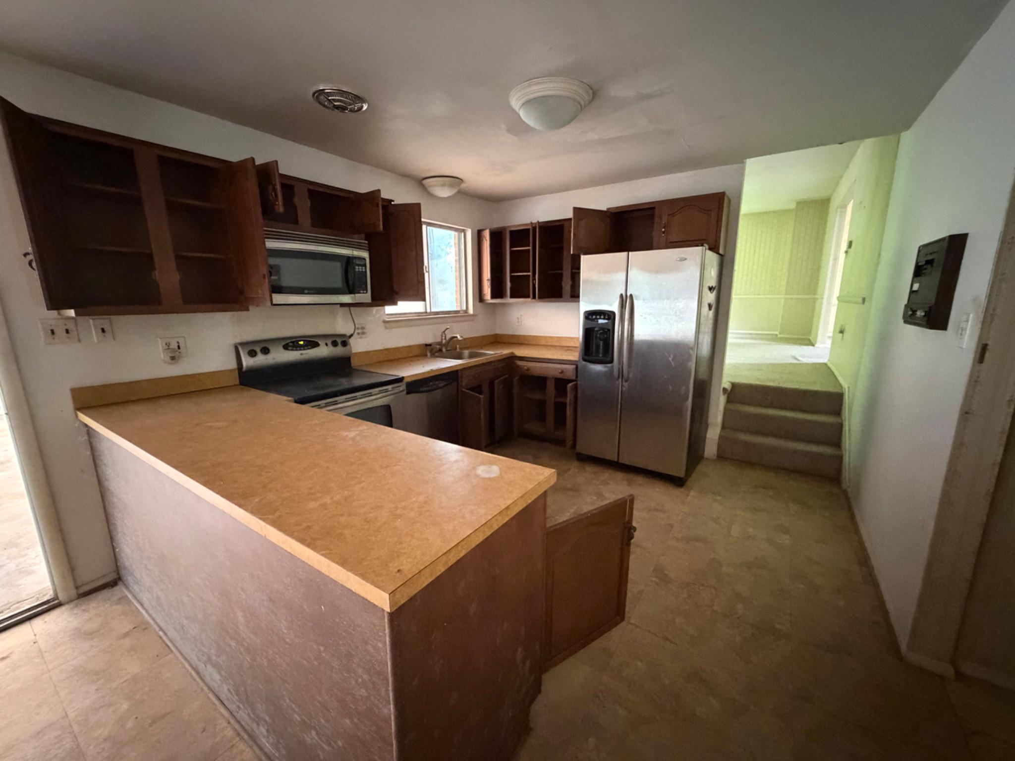 913 Windmill Lane Silver Spring, MD 20905 - Photo 3 of 19 Spacious kitchen with potential charm.