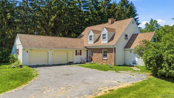 $784,900 | 1513 Lake Road, Youngstown, NY 14174