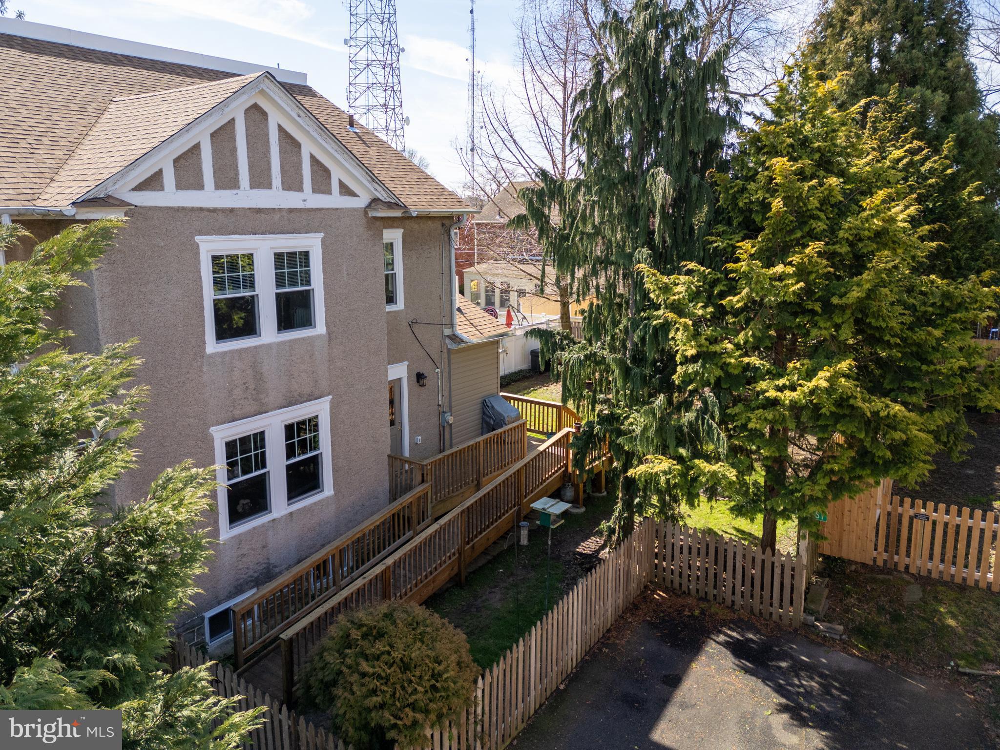 8432 Pembrook Road Philadelphia, PA 19128 - Photo 2 of 25 Wheelchair ramp