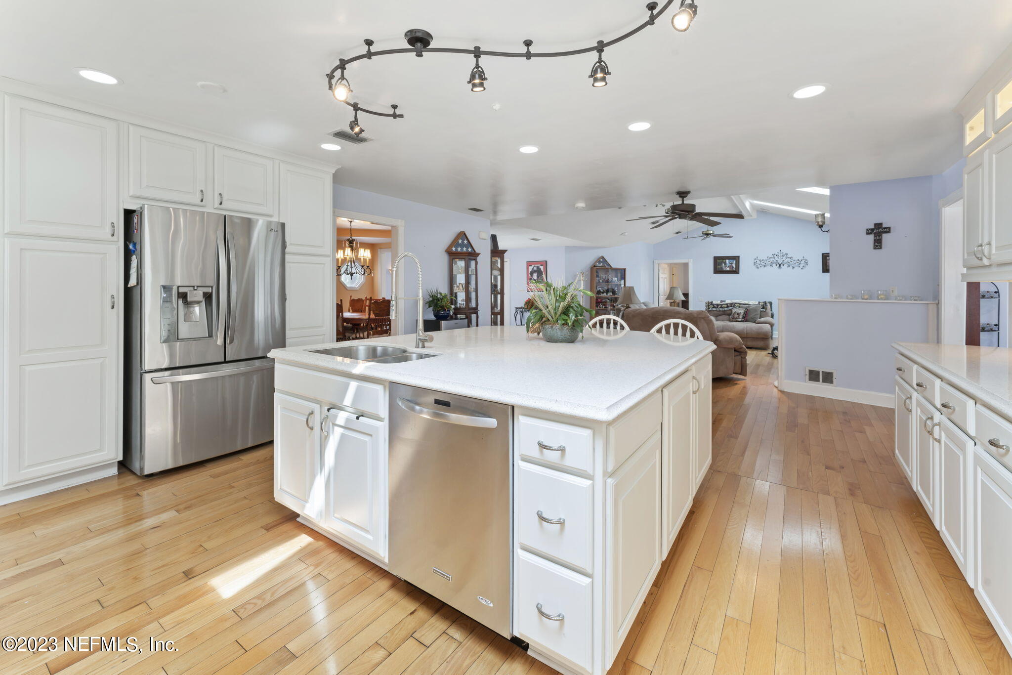200 Snake Road Green Cove Springs, FL 32043 - Photo 21 of 42 Kitchen Chef Island