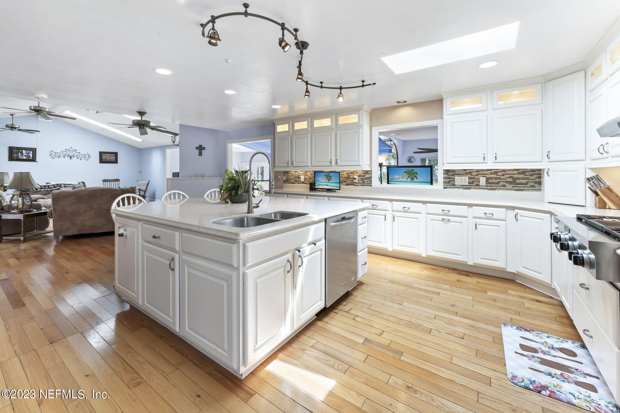 200 Snake Road Green Cove Springs, FL 32043 - Photo 22 of 42 Kitchen 4
