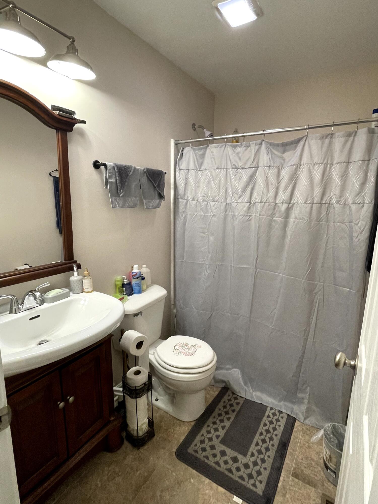 402 State Rd S-15-78 Walterboro, SC 29488 - Photo 13 of 18 Bathroom
