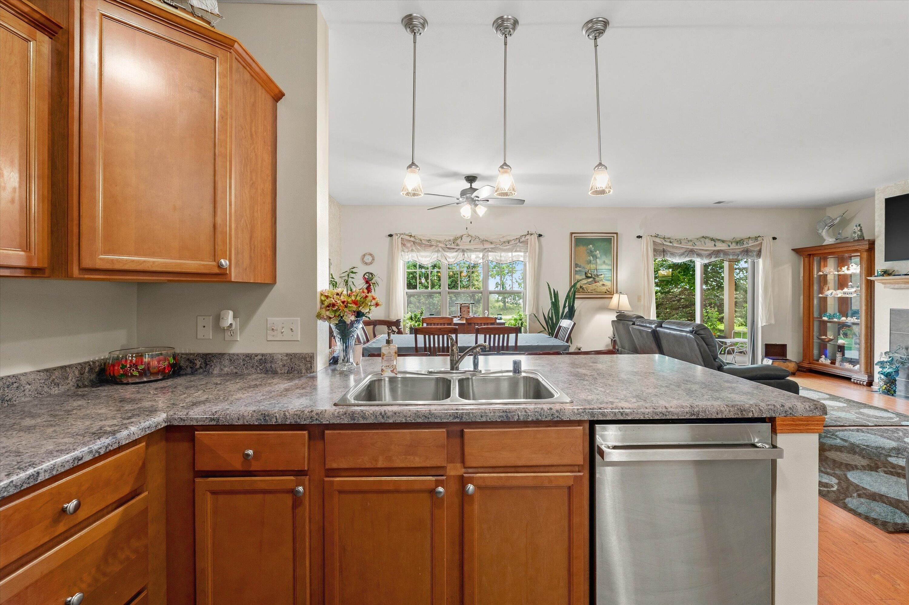 941 Autumn Ridge Lane, Unit 941 Hartford, WI 53027 - Photo 4 of 29 19-DSC0959