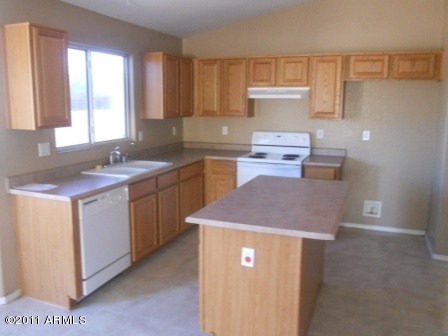 3320 West Maldonado Road Phoenix, AZ 85041 - Photo 4 of 11 kitchen